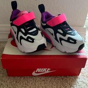 Nike Air Max 200 Toddler size 5c, barely used had a box